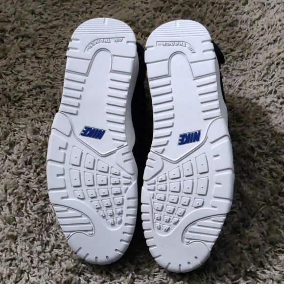 Nike

 Men's Black Air Tr. V . Cruz Shoes - Picture 7 of 8